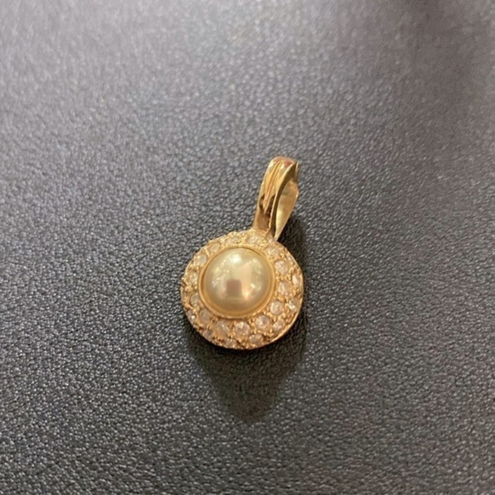 Roman- Vintage Pendant Signed Roman
